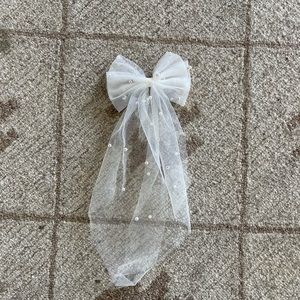 Pearl tulle bow clip